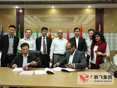 董事(shì)長(cháng)王家安與孟加拉客戶簽訂訂單合同