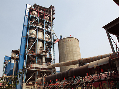 回轉窯主機裝備在山東棗莊泉頭集團日産5000噸水泥生産線使用現場